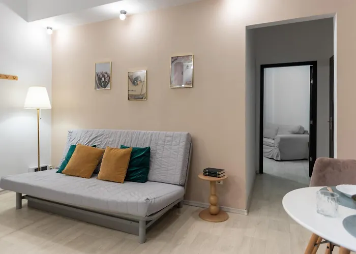 Dreamy Downtown Bliss - National Theatre